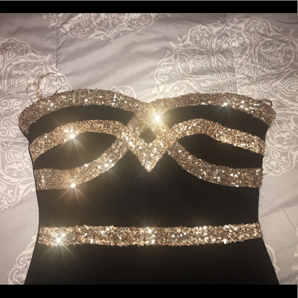 ✨Gorgeous sequin Black & Gold mini dress! ✨